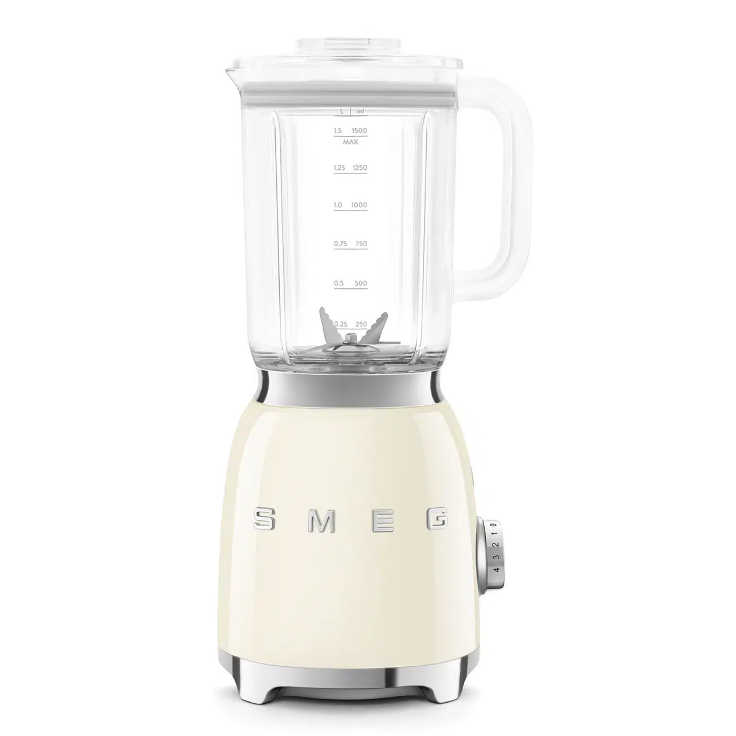 Smeg BLF03CREU blender front view with 1.5-liter capacity jar