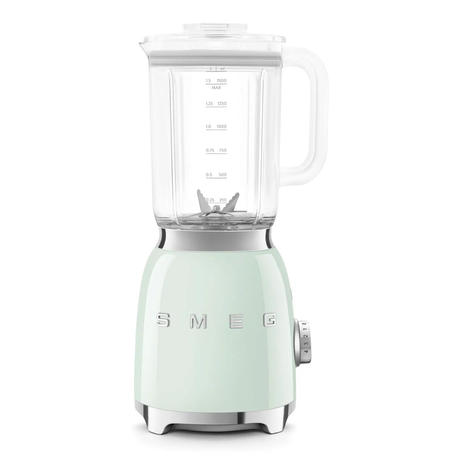 Smeg pastel green blender BLF03PGEU front view with 1.5-liter jar