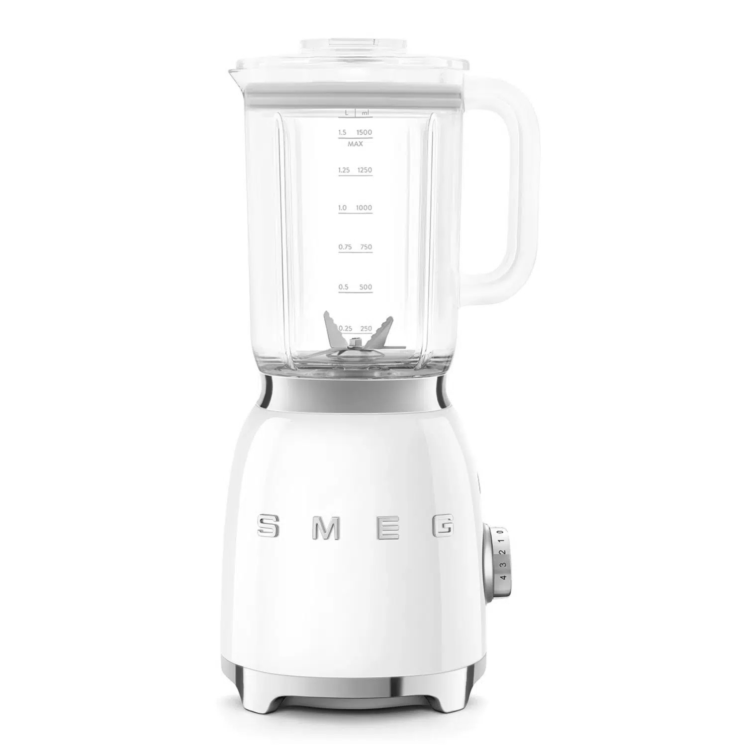 Smeg white blender BLF03WHEU front view with 1.5-liter jar and sleek design